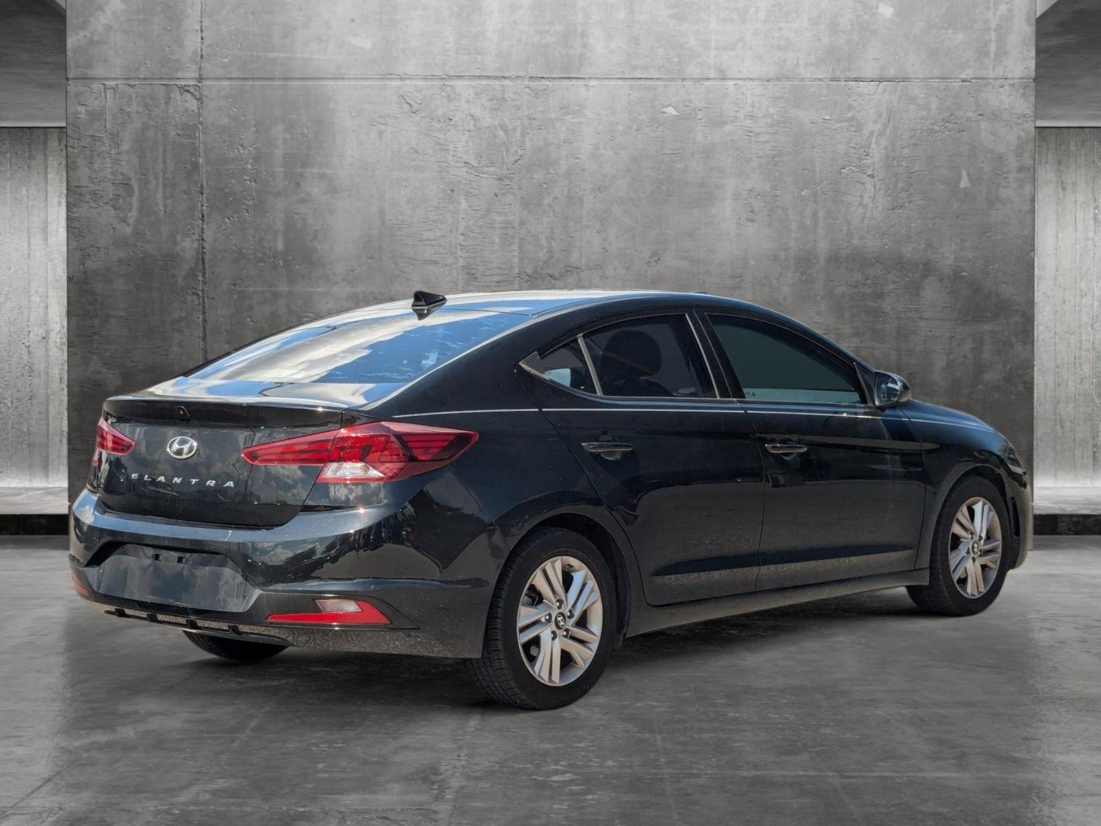 2019 Hyundai ELANTRA Vehicle Photo in St. Petersburg, FL 33713