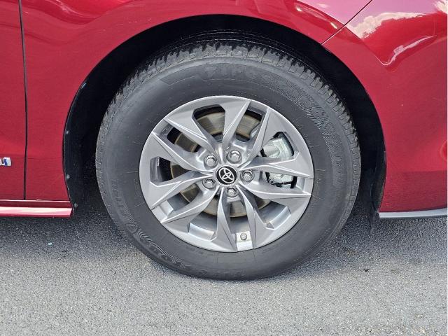 2021 Toyota Sienna Vehicle Photo in Auburn, AL 36832-6638