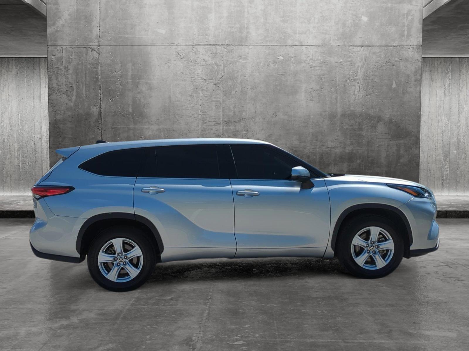 2022 Toyota Highlander Vehicle Photo in Ft. Myers, FL 33907