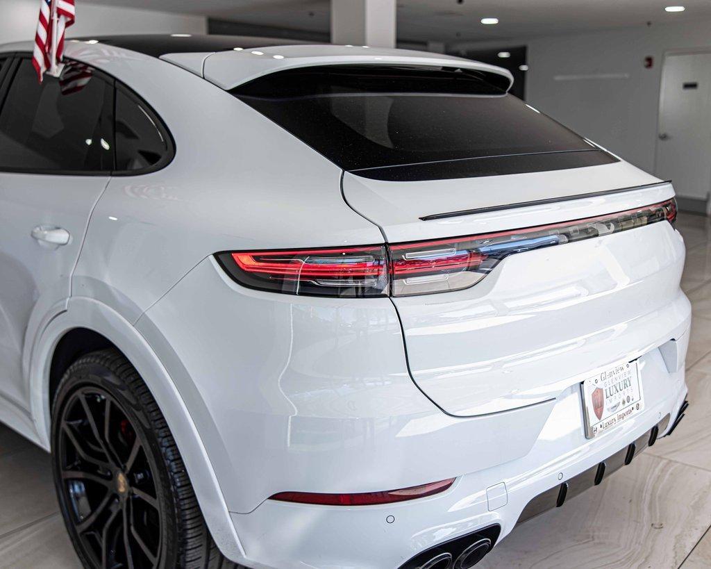 2023 Porsche Cayenne Vehicle Photo in Saint Charles, IL 60174