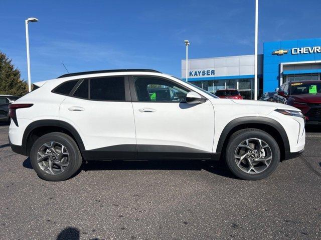 2024 Chevrolet Trax Vehicle Photo in SAUK CITY, WI 53583-1301