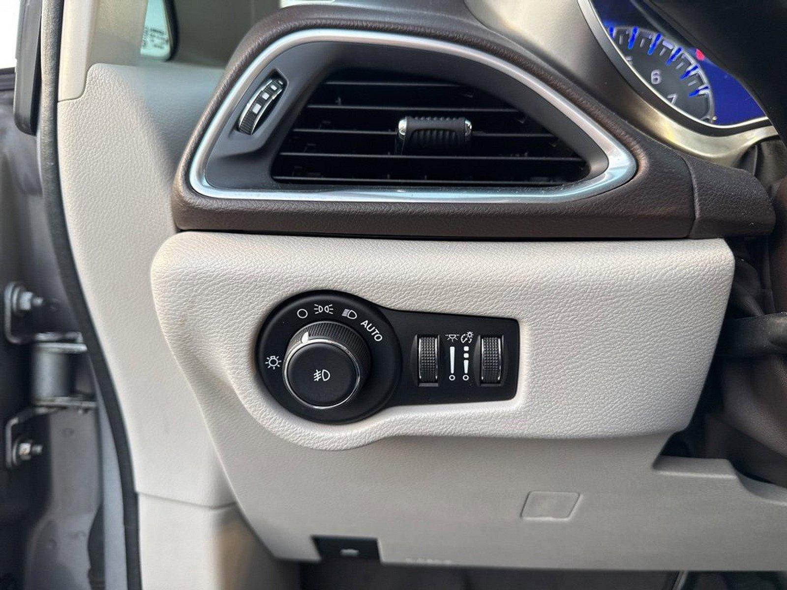 2017 Chrysler Pacifica Vehicle Photo in Harrisburg, PA 17111