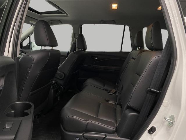 2022 Honda Pilot Vehicle Photo in Appleton, WI 54913