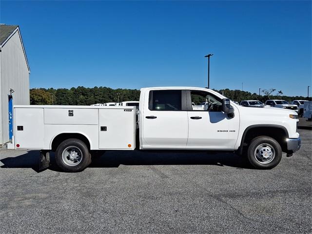 2024 Chevrolet Silverado 3500 HD Chassis Cab Vehicle Photo in BERLIN, MD 21811-1121