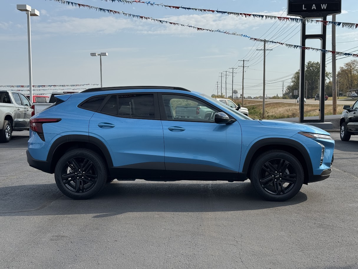 2025 Chevrolet Trax Vehicle Photo in BOONVILLE, IN 47601-9633