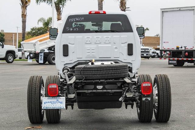 2023 Chevrolet Silverado Chassis Cab Vehicle Photo in VENTURA, CA 93003-8585