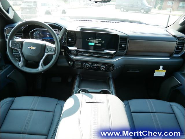 2024 Chevrolet Silverado 3500 HD Vehicle Photo in MAPLEWOOD, MN 55119-4794