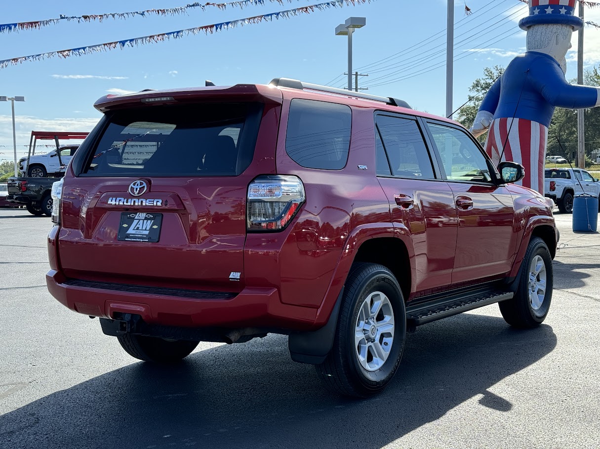 2020 Toyota 4Runner Vehicle Photo in BOONVILLE, IN 47601-9633