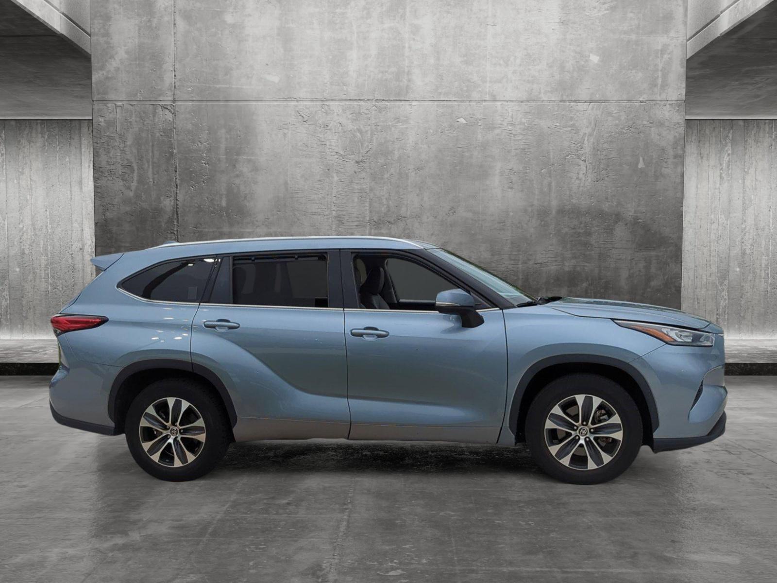 2020 Toyota Highlander Vehicle Photo in Pembroke Pines, FL 33027