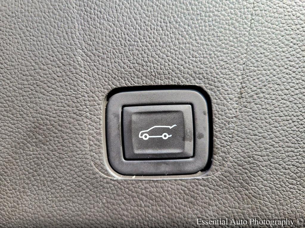 2023 Chevrolet Traverse Vehicle Photo in AURORA, IL 60503-9326