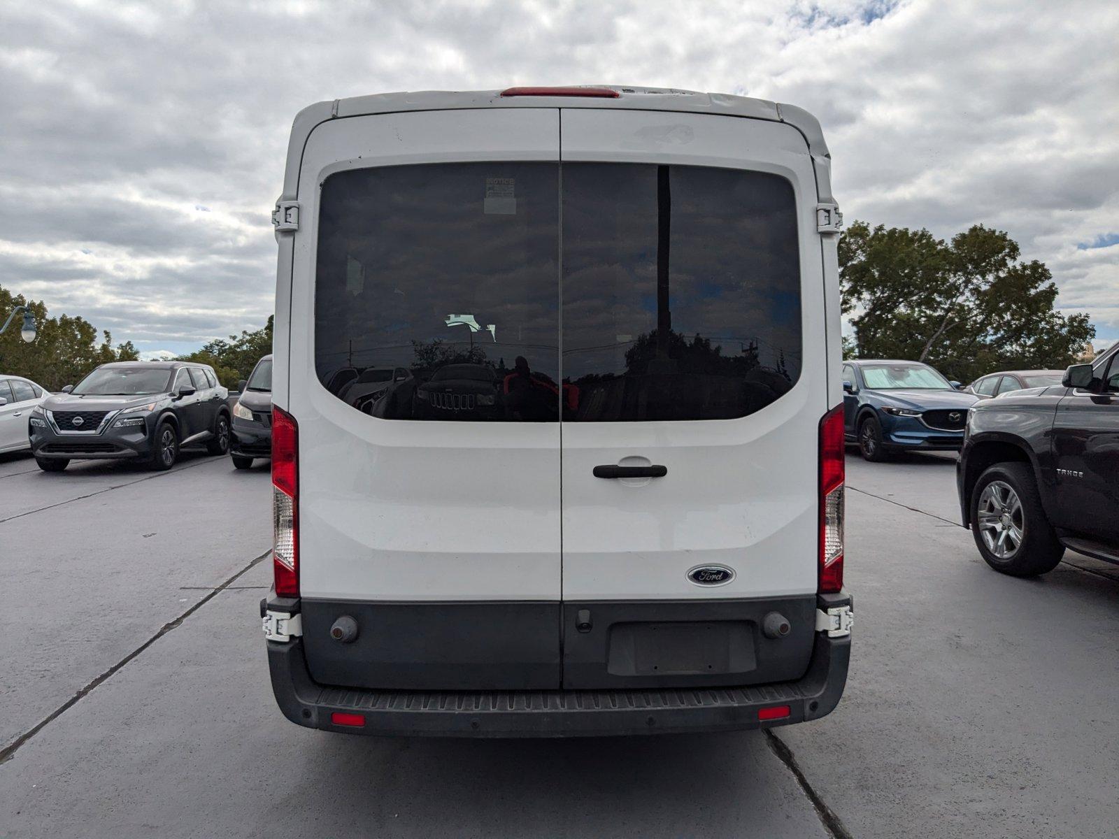 2017 Ford Transit Wagon Vehicle Photo in Miami, FL 33135