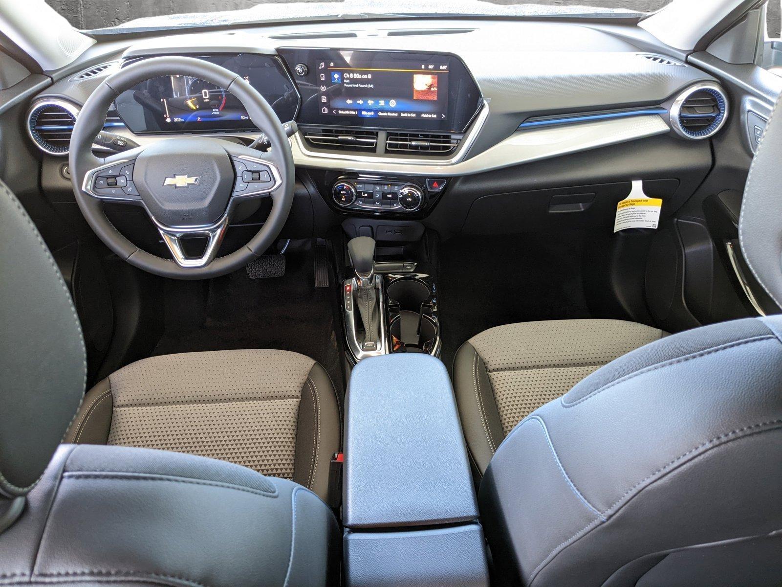 2024 Chevrolet Trax Vehicle Photo in VALENCIA, CA 91355-1705