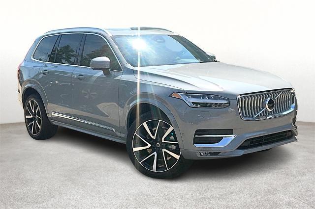 2025 Volvo XC90 Vehicle Photo in Houston, TX 77007