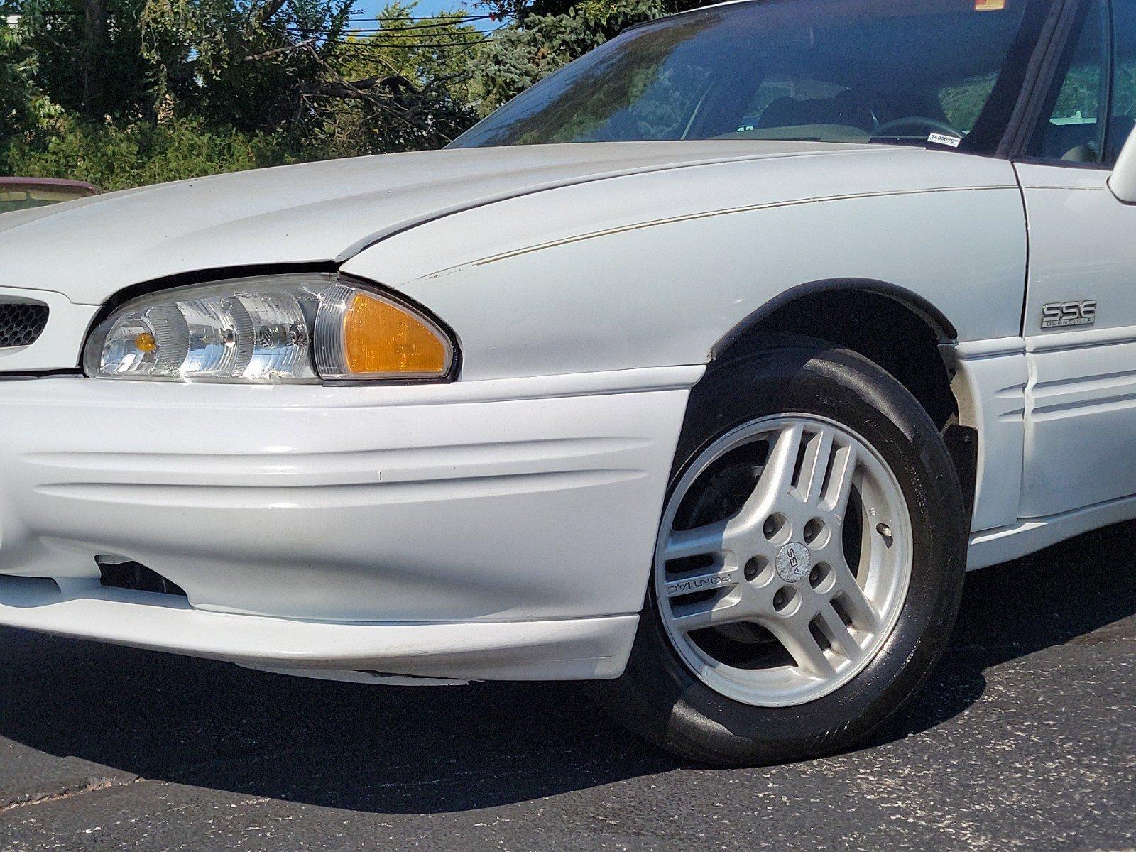 1996 Pontiac Bonneville Vehicle Photo in Plainfield, IL 60586