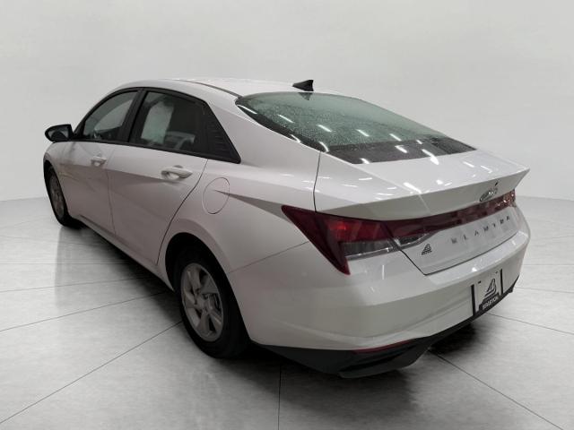 2022 Hyundai ELANTRA Vehicle Photo in Green Bay, WI 54304