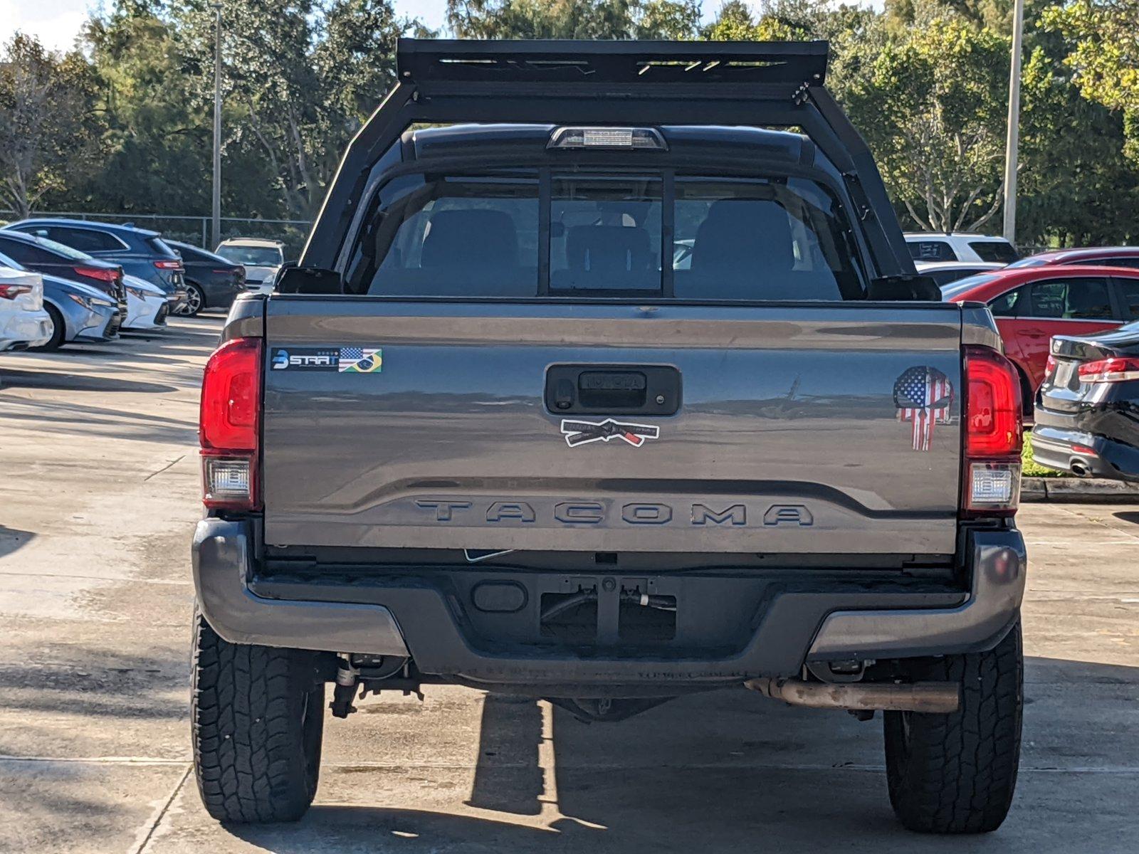 2019 Toyota Tacoma 2WD Vehicle Photo in Davie, FL 33331