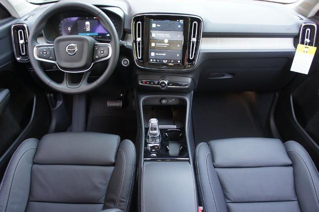 2023 Volvo XC40 Vehicle Photo in Houston, TX 77007