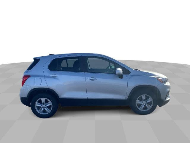 2024 Chevrolet Trax Vehicle Photo in MOON TOWNSHIP, PA 15108-2571