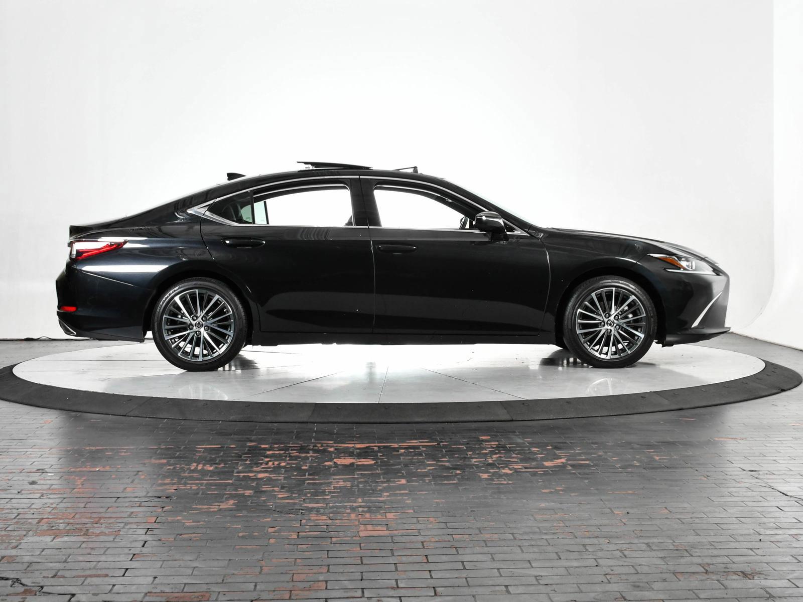 2023 Lexus ES 350 Vehicle Photo in DALLAS, TX 75235