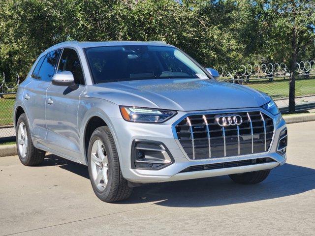 2025 Audi Q5 Vehicle Photo in HOUSTON, TX 77090