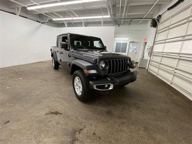 2023 Jeep Gladiator Vehicle Photo in PORTLAND, OR 97225-3518