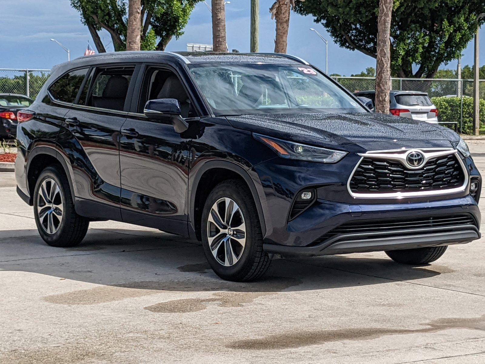 2023 Toyota Highlander Vehicle Photo in Davie, FL 33331