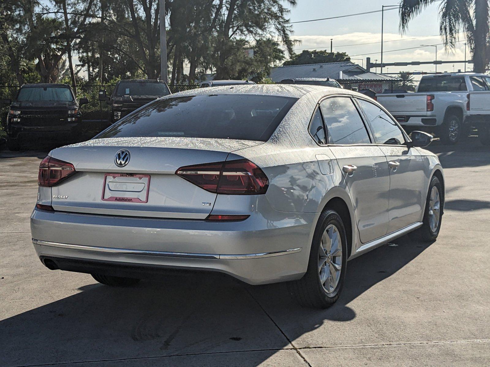 2018 Volkswagen Passat Vehicle Photo in MIAMI, FL 33172-3015