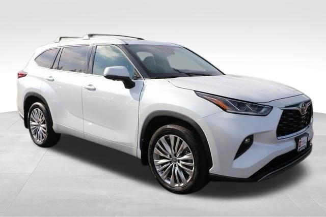 2023 Toyota Highlander Vehicle Photo in Salem, OR 97301