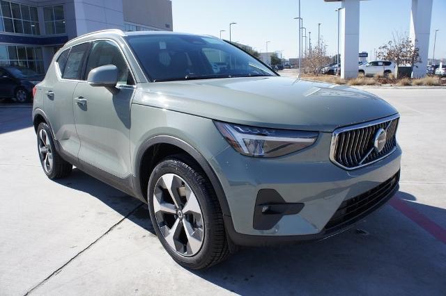 2023 Volvo XC40 Vehicle Photo in Grapevine, TX 76051