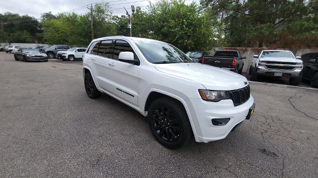 Used 2018 Jeep Grand Cherokee Altitude with VIN 1C4RJEAG1JC392340 for sale in Houston, TX