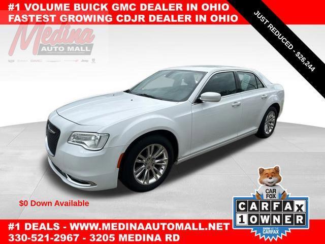 2020 Chrysler 300 Vehicle Photo in MEDINA, OH 44256-9631