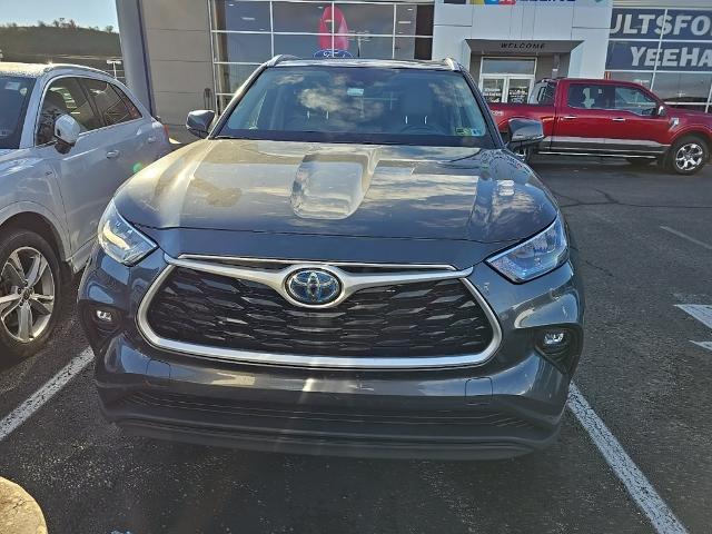 Used 2020 Toyota Highlander XLE with VIN 5TDHBRCH5LS513152 for sale in Triadelphia, WV