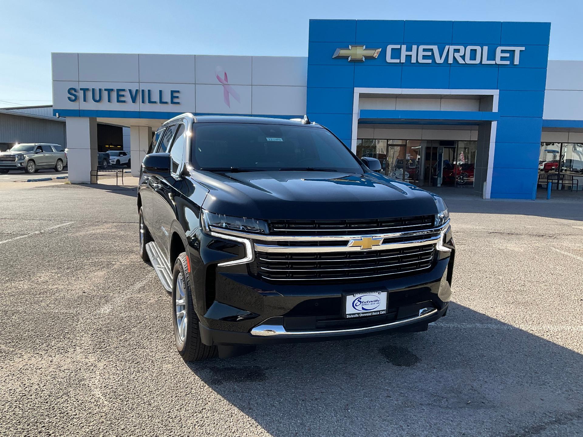 2024 Chevrolet Suburban Vehicle Photo in PONCA CITY, OK 74601-1036