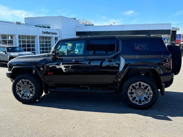 2025 GMC HUMMER EV SUV Vehicle Photo in LOWELL, MA 01852-4336