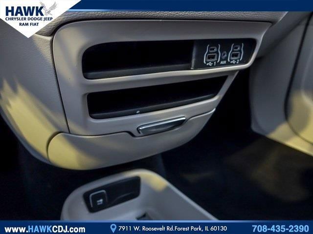 2024 Chrysler Pacifica Vehicle Photo in Saint Charles, IL 60174