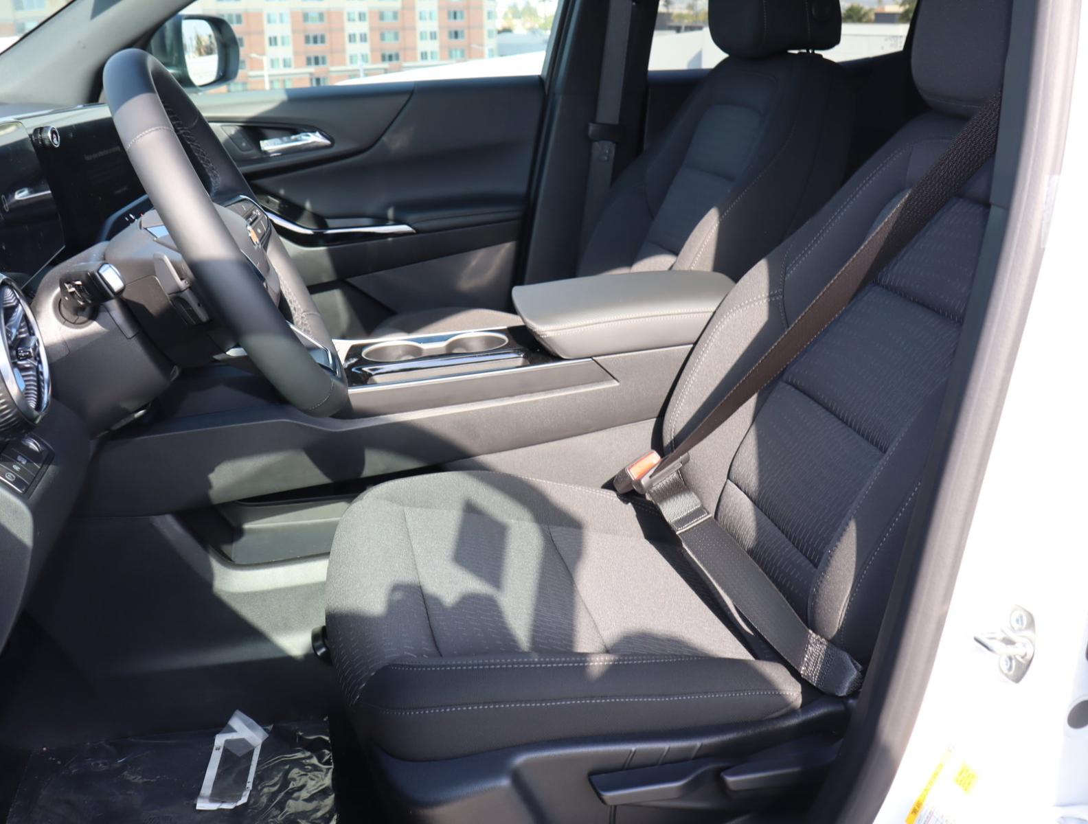 2025 Chevrolet Equinox Vehicle Photo in LOS ANGELES, CA 90007-3794