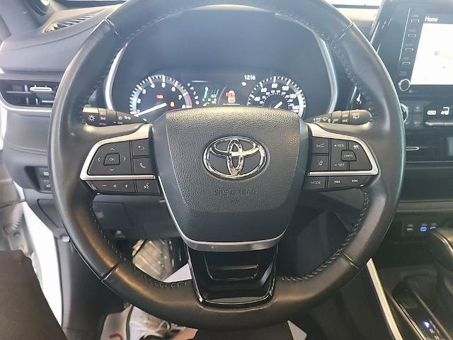 2022 Toyota Highlander Vehicle Photo in Grapevine, TX 76051