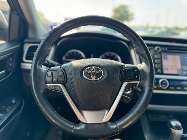 2015 Toyota Highlander Vehicle Photo in Grapevine, TX 76051