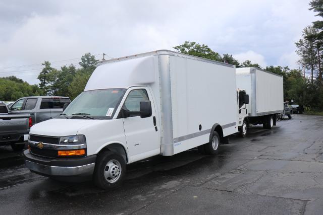 2024 Chevrolet Express Cutaway 3500 Vehicle Photo in MONTICELLO, NY 12701-3853