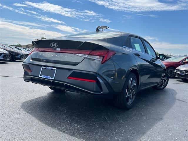 2024 Hyundai ELANTRA Vehicle Photo in O'Fallon, IL 62269