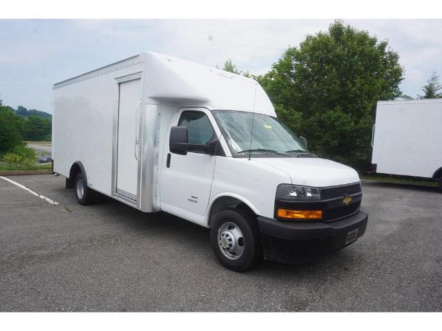 2023 Chevrolet Express Cutaway 4500 Vehicle Photo in ALCOA, TN 37701-3235