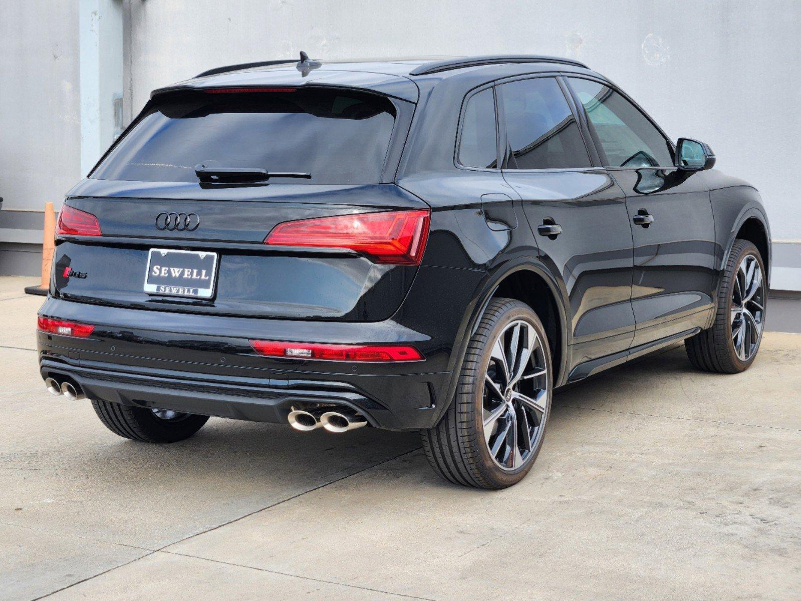 2024 Audi SQ5 Vehicle Photo in SUGAR LAND, TX 77478