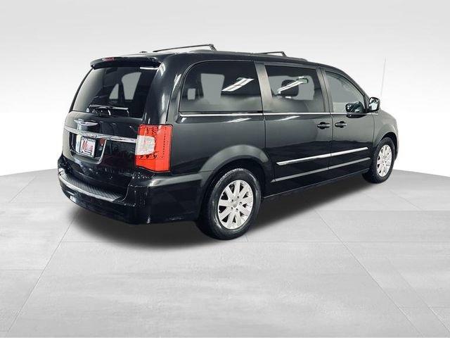 2015 Chrysler Town & Country Vehicle Photo in MEDINA, OH 44256-9631