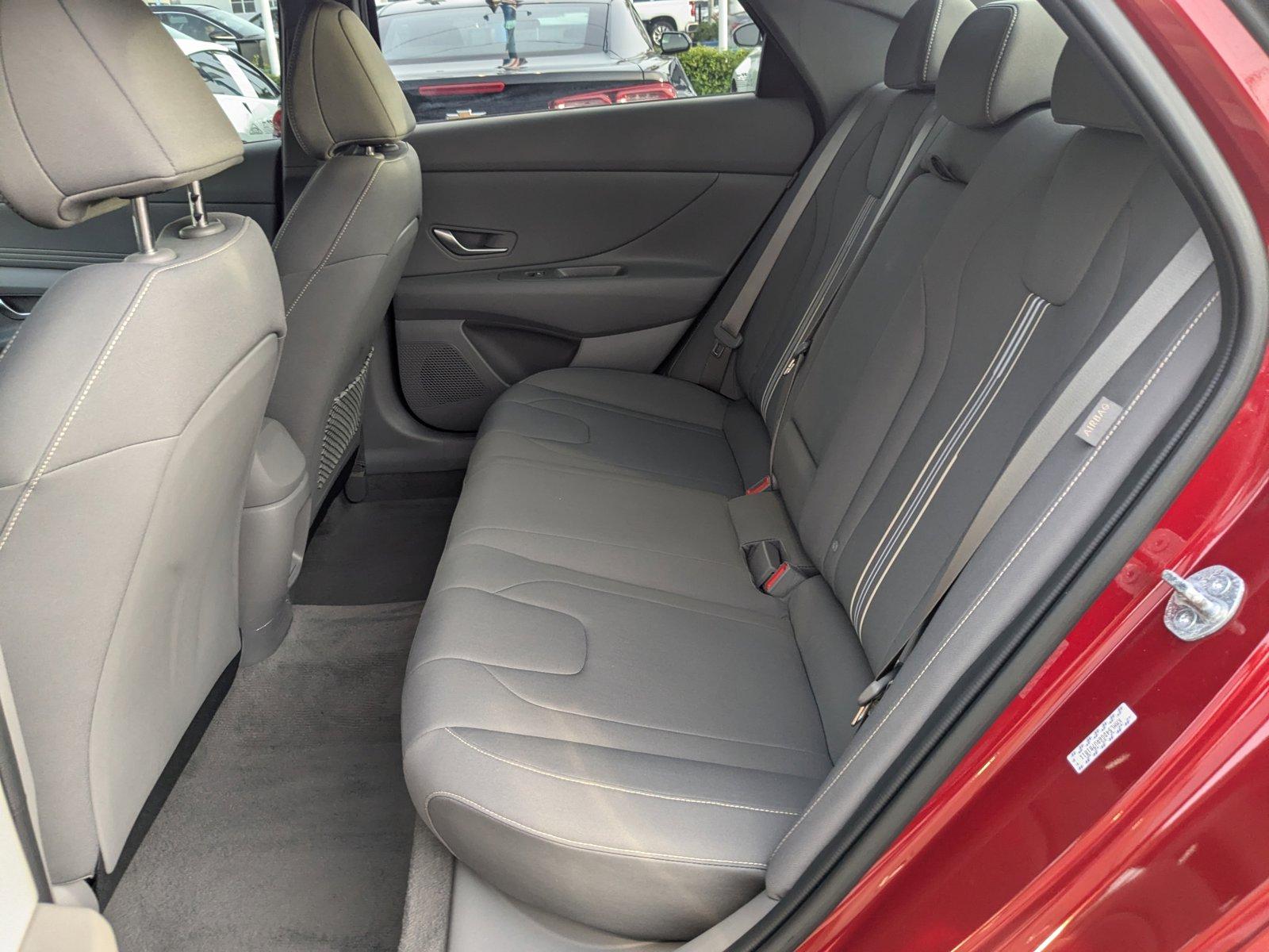 2024 Hyundai ELANTRA Vehicle Photo in Pembroke Pines , FL 33084