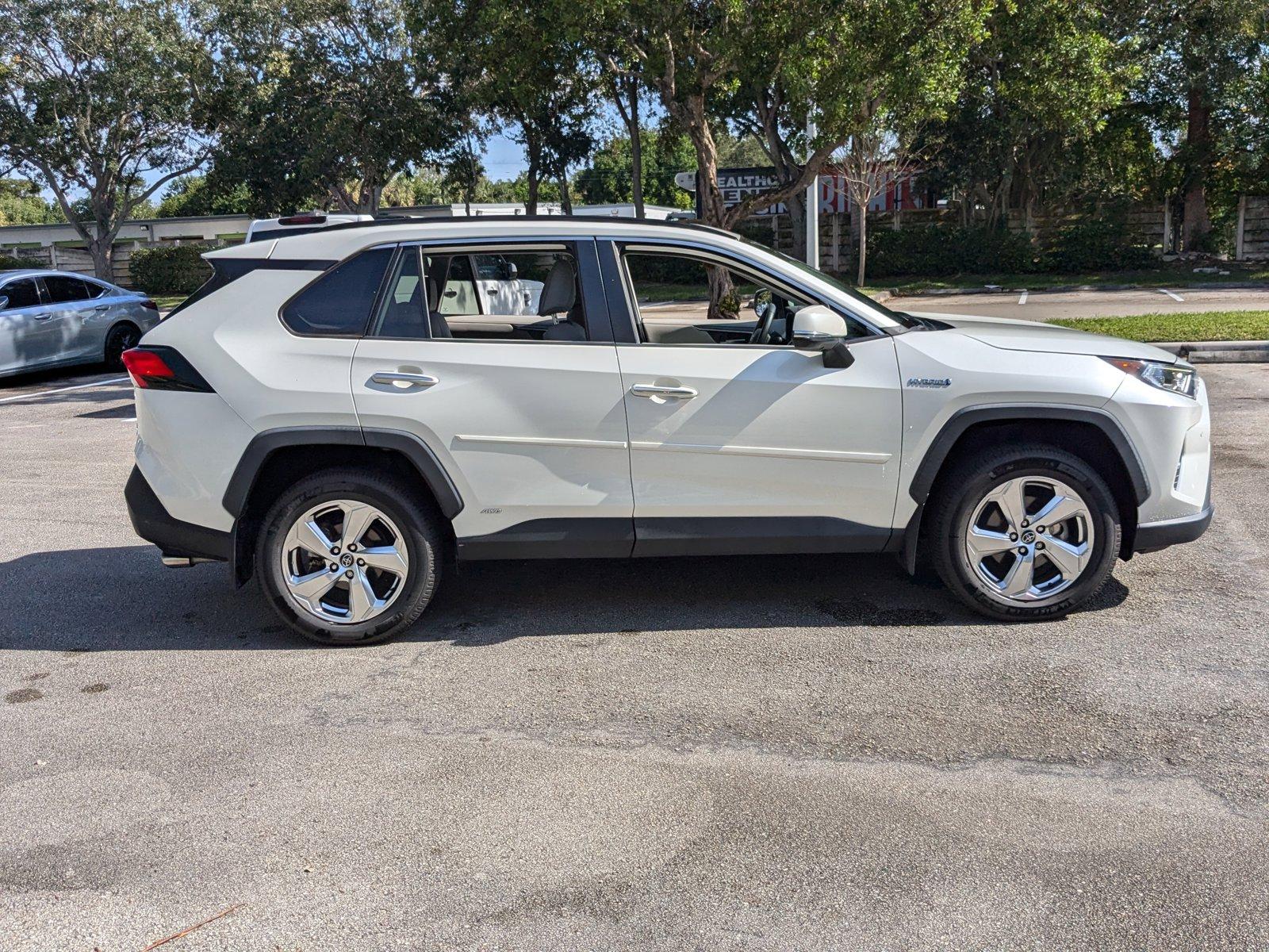 2020 Toyota RAV4 Vehicle Photo in West Palm Beach, FL 33417