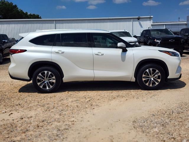 2020 Toyota Highlander Vehicle Photo in PARIS, TX 75460-2116