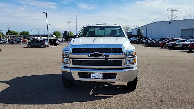 2024 Chevrolet Silverado Chassis Cab Vehicle Photo in JOLIET, IL 60435-8135