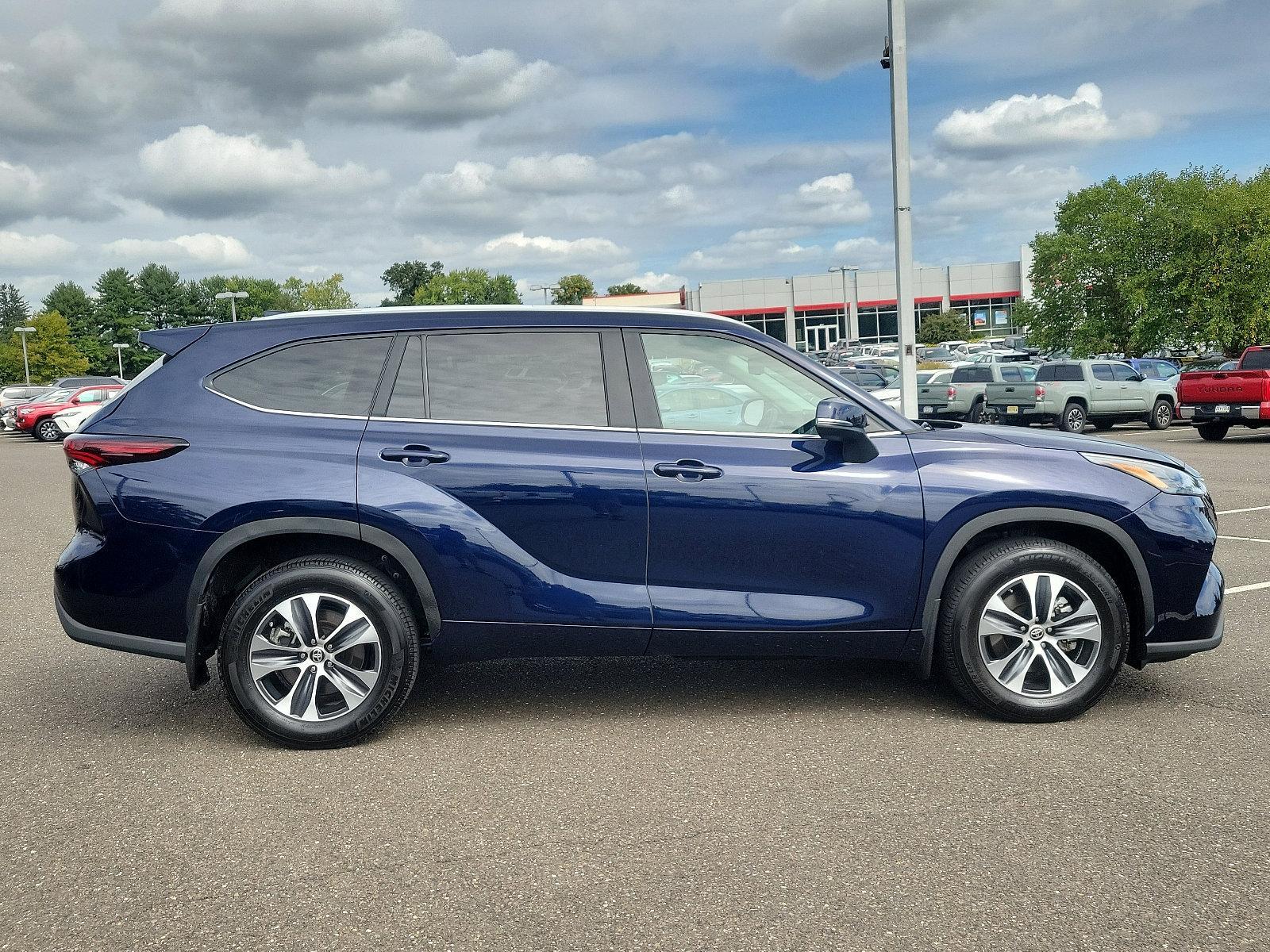 2024 Toyota Highlander Vehicle Photo in Trevose, PA 19053