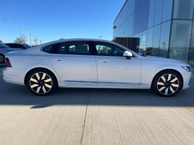 2025 Volvo S90 Plug-In Hybrid Vehicle Photo in Grapevine, TX 76051