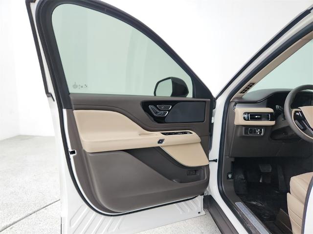 2023 Lincoln Aviator Vehicle Photo in Grapevine, TX 76051